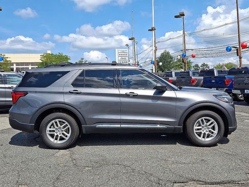 Certified 2025 Ford Explorer Active AWD/4WD image 32