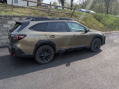 Used 2023 Subaru Outback Onyx Edition image 3