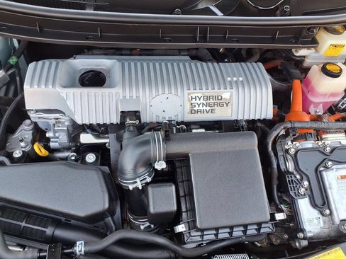Used 2012 Toyota Prius Three FWD image 15
