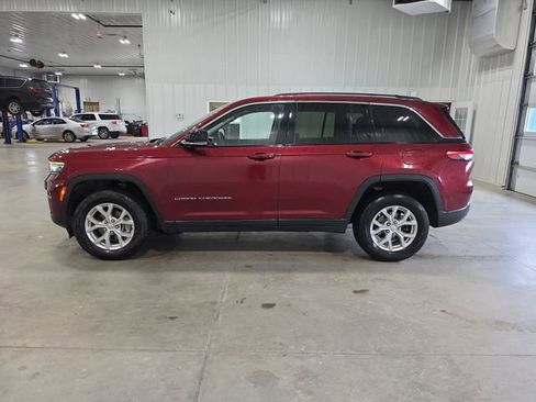Used 2023 Jeep Grand Cherokee Limited AWD/4WD image 5