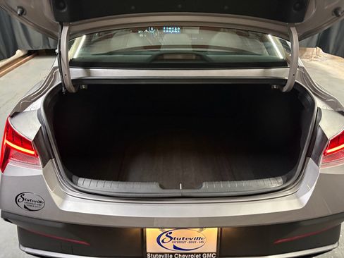 Used 2025 Hyundai Elantra SEL FWD image 23