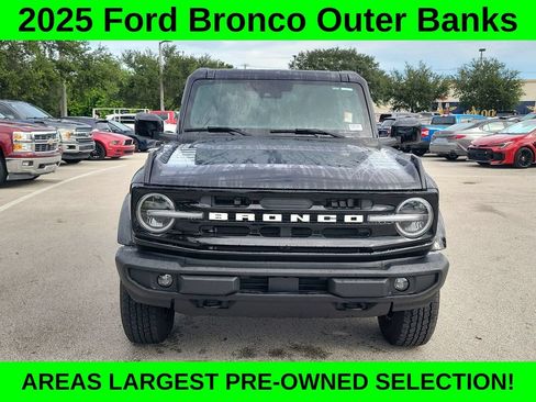 Used 2025 Ford Bronco Outer Banks AWD/4WD image 2