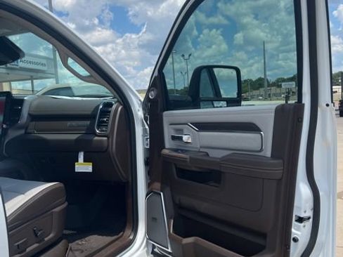 New 2026 RAM 3500 Laramie AWD/4WD image 16