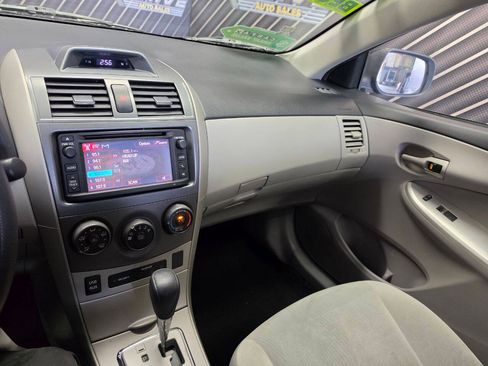 Used 2013 Toyota Corolla LE FWD image 20