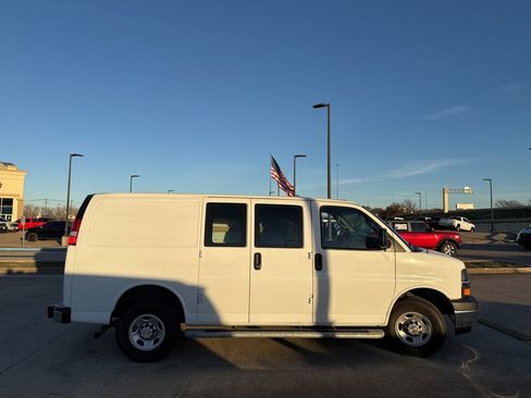 Used 2024 Chevrolet Express 2500 w/ Driver Convenience Package image 16