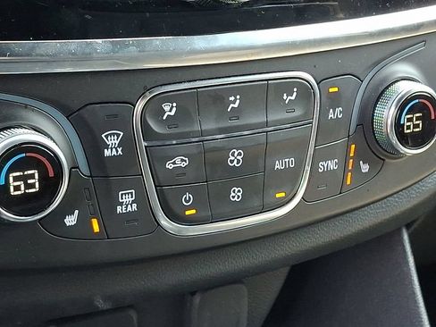 Used 2023 Chevrolet Traverse LT w/ LPO, Floor Liner Package AWD/4WD image 10