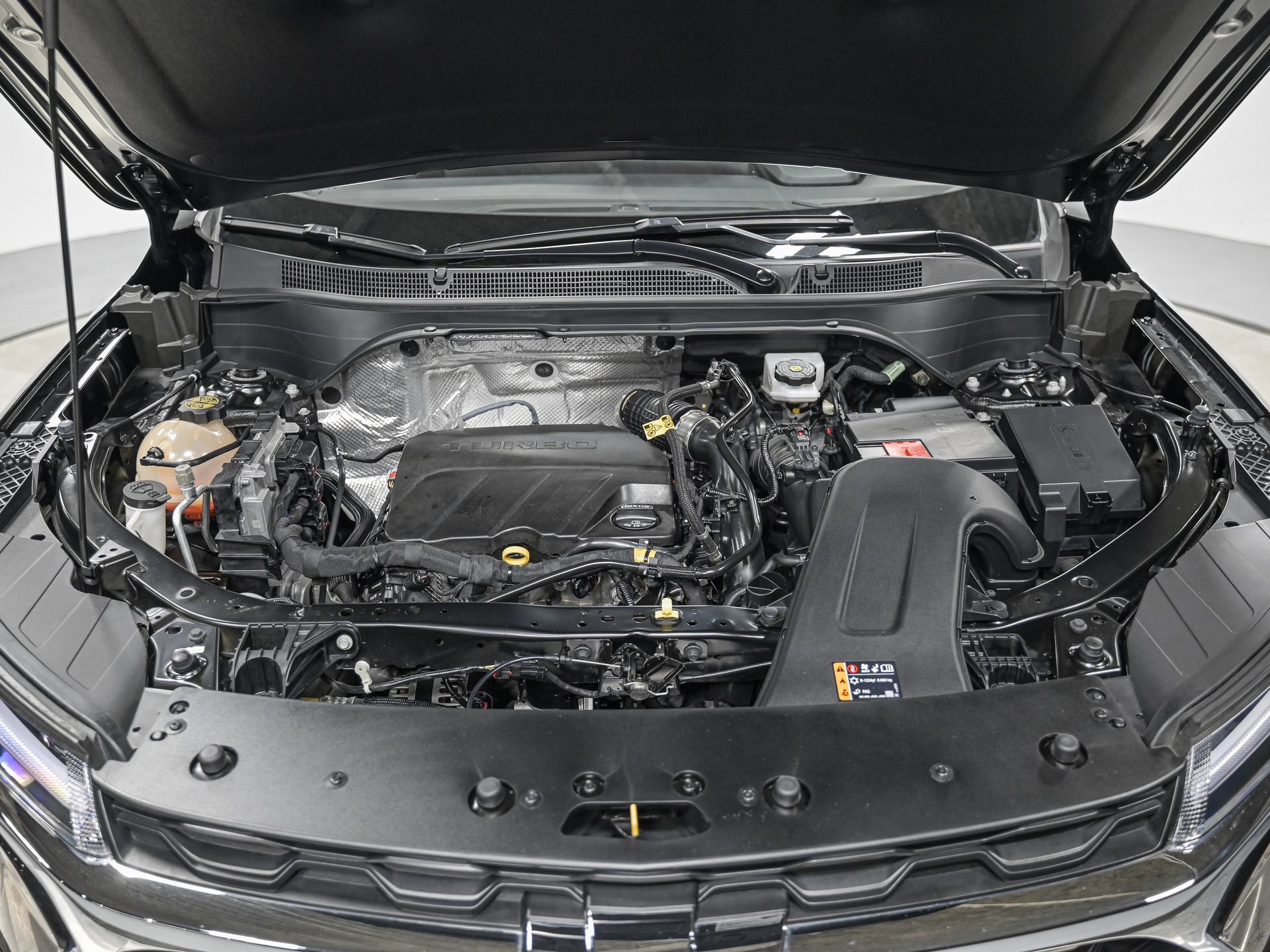 Used 2025 Chevrolet Trax LT FWD image 11
