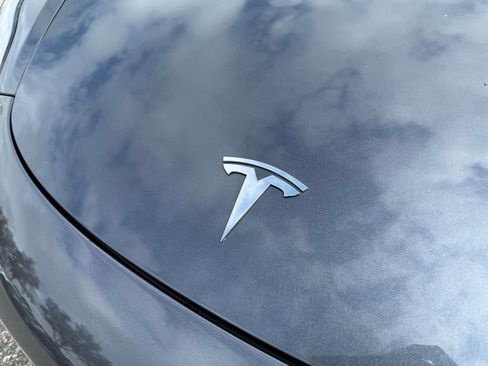 Used 2022 Tesla Model 3 Standard Range image 6