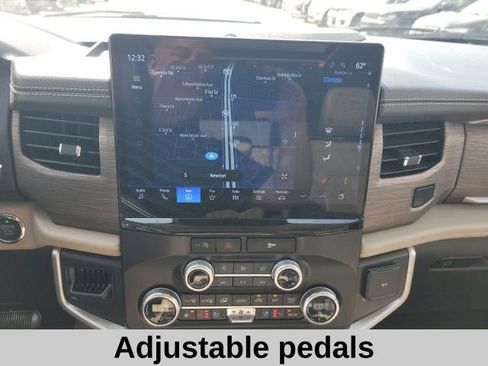 Used 2024 Ford Expedition Max Limited RWD image 12