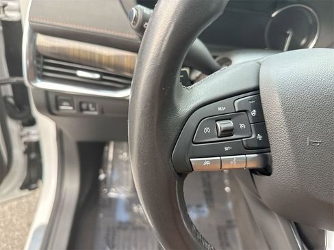 Used 2020 Cadillac XT4 Premium Luxury image 17