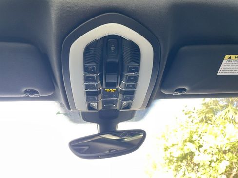 Used 2017 Porsche Cayenne Platinum Edition image 26