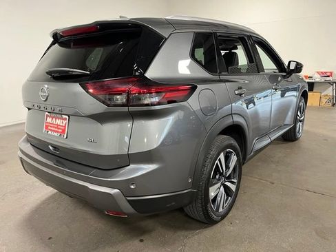 Used 2026 Nissan Rogue SL FWD image 3