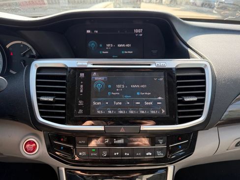Certified 2017 Honda Accord EX image 15