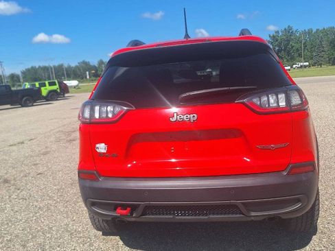 Used 2019 Jeep Cherokee Trailhawk w/ Cold Weather Group AWD/4WD image 4