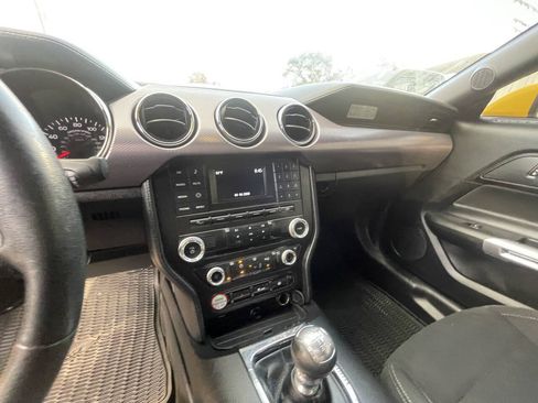 Used 2017 Ford Mustang GT RWD image 13