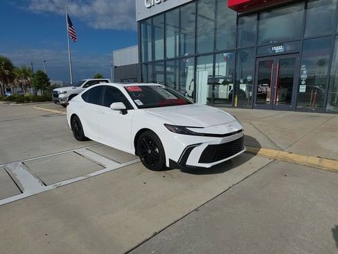 Used 2025 Toyota Camry SE w/ Multimedia Upgrade Package FWD image 2