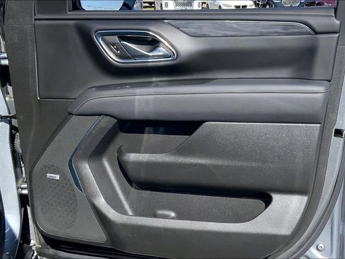 Used 2021 GMC Yukon SLT w/ Rear Media and Nav Package image 27