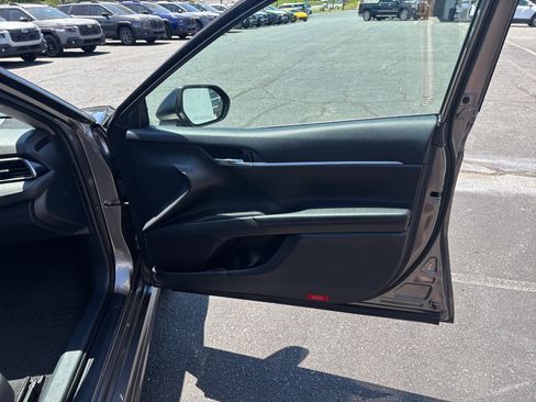 Used 2021 Toyota Camry SE w/ Convenience Package FWD image 44