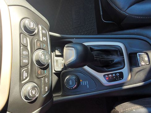 Used 2015 Jeep Cherokee Limited w/ Luxury Group image 15