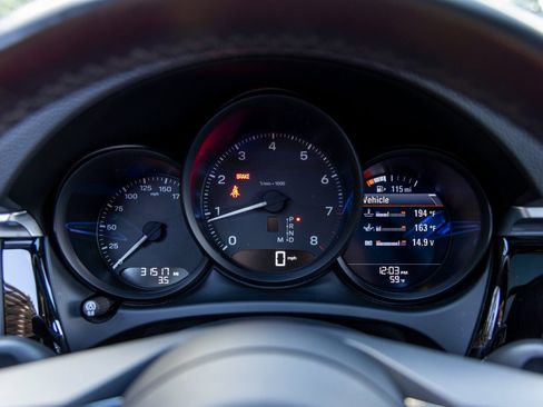 Certified 2022 Porsche Macan image 31