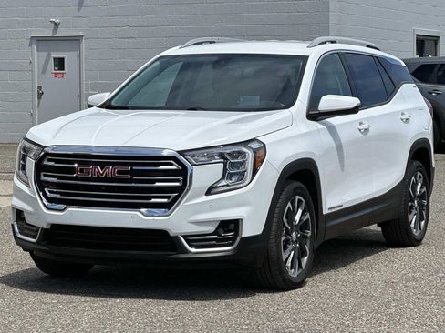 Used 2024 GMC Terrain SLT w/ Tech Package FWD image 1