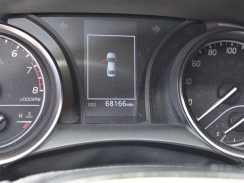 Used 2023 Toyota Camry SE FWD image 9