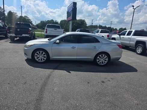 Used 2013 Chevrolet Malibu LTZ FWD image 2