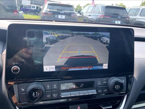 Used 2024 Toyota Grand Highlander AWD image 28