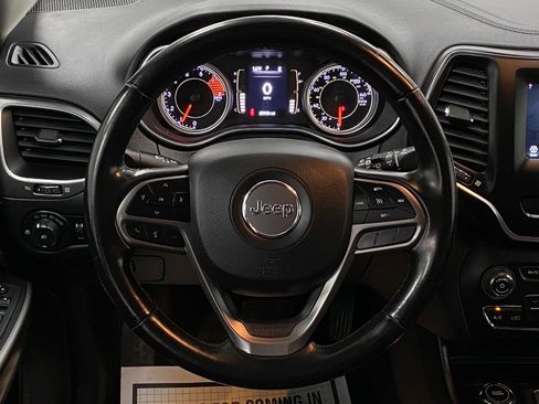 Used 2020 Jeep Cherokee Latitude Plus w/ Cold Weather Group image 15