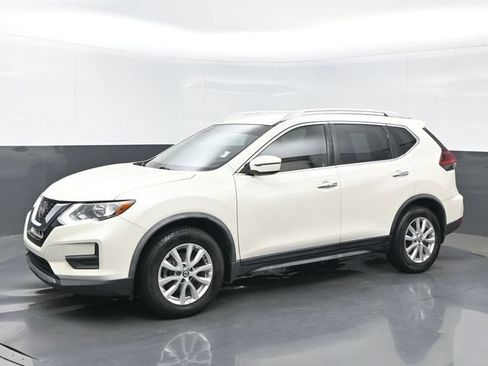 Used 2018 Nissan Rogue SV FWD image 2