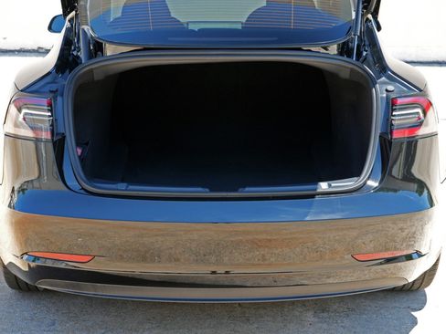 Used 2023 Tesla Model 3 Standard Range RWD image 10