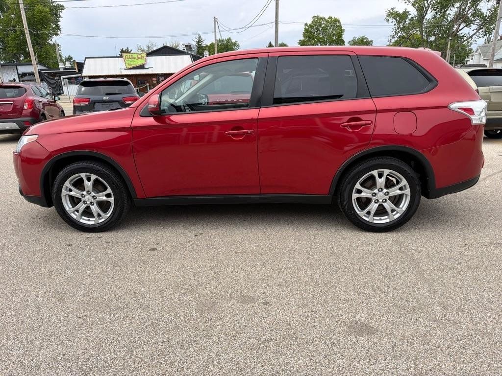 Used 2015 Mitsubishi Outlander SE FWD image 5