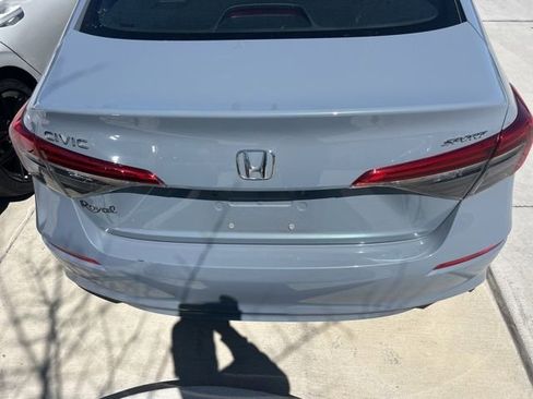 Used 2024 Honda Civic Sport image 6