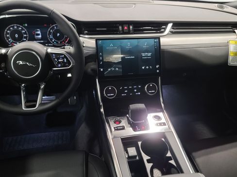 New 2024 Jaguar XF R-Dynamic SE image 5