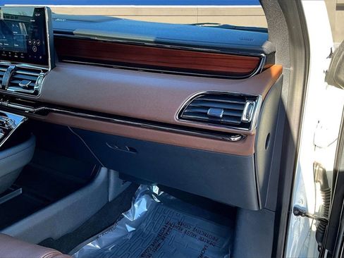 Used 2022 Lincoln Navigator L Reserve image 26