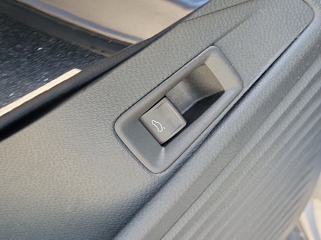 Certified 2023 Volkswagen ID.4 Pro S RWD image 19