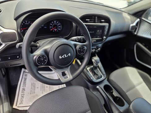 Used 2022 Kia Soul LX FWD image 27