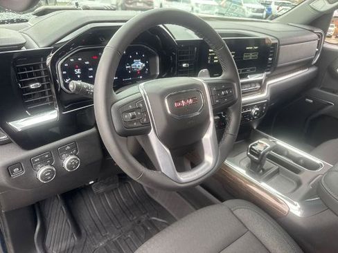 New 2026 GMC Sierra 1500 Elevation image 16