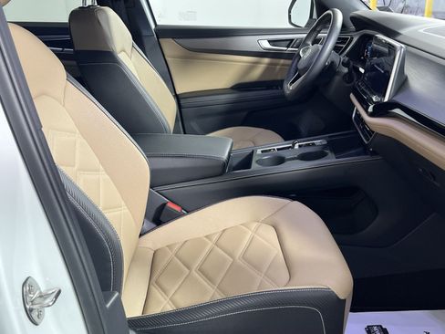 Used 2024 Volkswagen Atlas Cross Sport SE AWD/4WD image 29