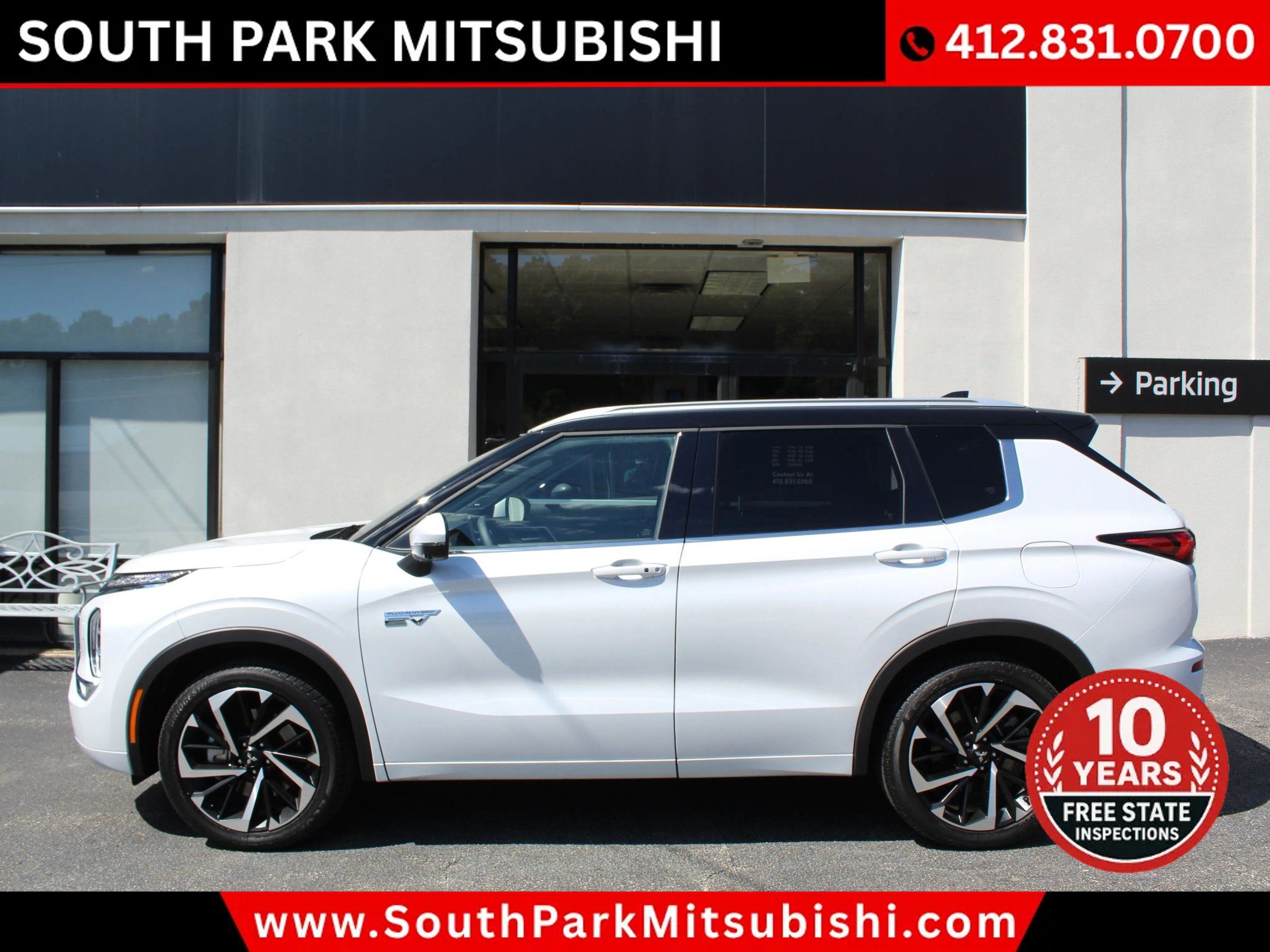 Used 2025 Mitsubishi Outlander 4WD Plug-In Hybrid image 1