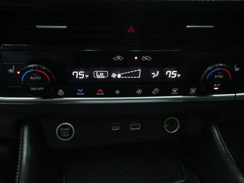 Used 2023 Nissan Rogue SL w/ SL Premium Package image 22