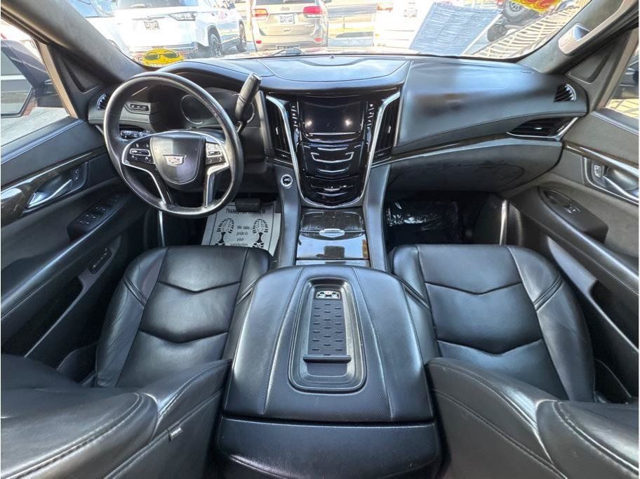 Used 2017 Cadillac Escalade Platinum AWD/4WD image 45