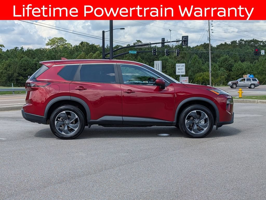 Used 2024 Nissan Rogue SV AWD/4WD image 8