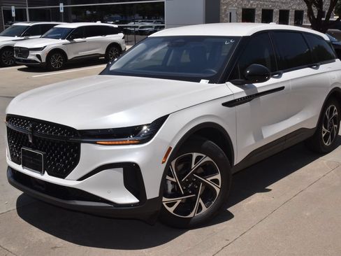 New 2026 Lincoln Nautilus Premier w/ Jet Appearance Package AWD/4WD image 12