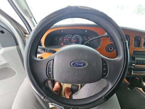 Used 2005 Ford E-450 and Econoline 450 image 6