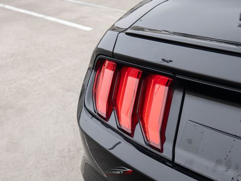 Used 2021 Ford Mustang Premium image 40