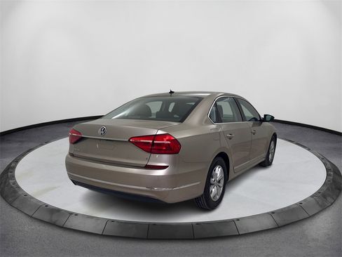 Used 2016 Volkswagen Passat 1.8T S image 5