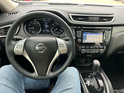 Used 2016 Nissan Rogue SV w/ SV Premium Package image 13