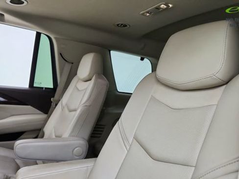 Used 2015 Cadillac Escalade Luxury RWD image 33