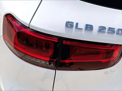 Used 2022 Mercedes-Benz GLB 250 image 31